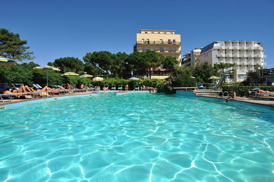 piscina Hotel Costaverde Milano Marittima